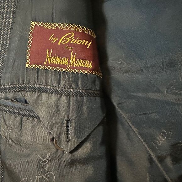 Brioni Unique Brown & Black 3 button Silk and Cashmere Jacket - Picture 3 of 8